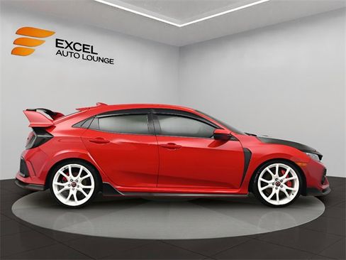 Used 2018 Honda Civic Type R image 6