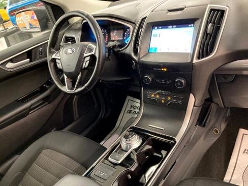Used 2019 Ford Edge SEL image 16