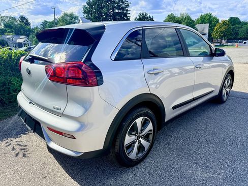 Used 2018 Kia Niro FE FWD image 4