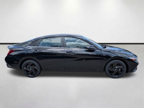 New 2026 Hyundai Elantra SEL Sport FWD image 3