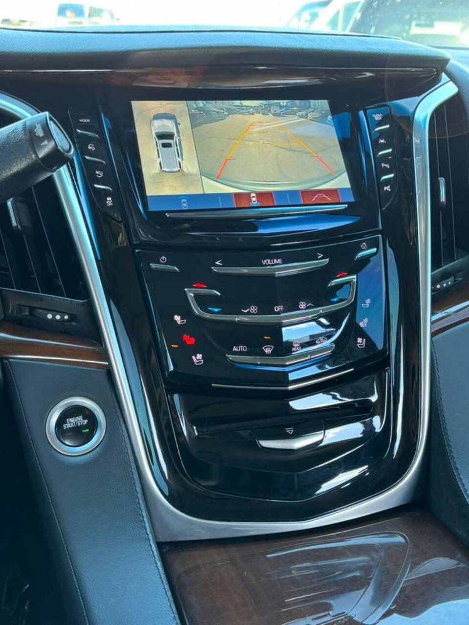 Used 2019 Cadillac Escalade ESV Luxury w/ LPO, Radiant Package AWD/4WD image 27