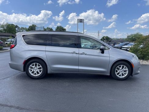 Used 2020 Chrysler Voyager Lxi FWD image 4