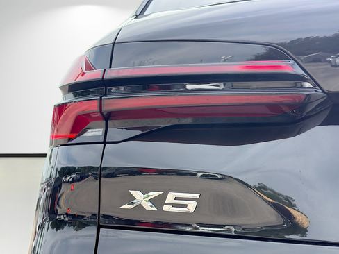 New 2026 BMW X5 xDrive50e AWD/4WD image 10