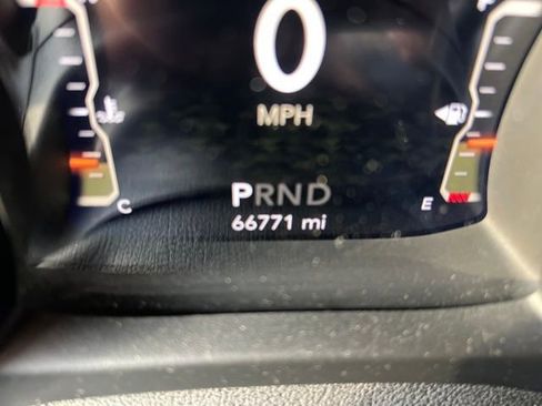 Used 2019 Jeep Wrangler Unlimited Sahara image 24