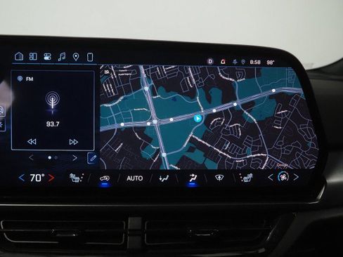 Used 2024 Chevrolet Equinox EV FWD RS w/2RS image 34