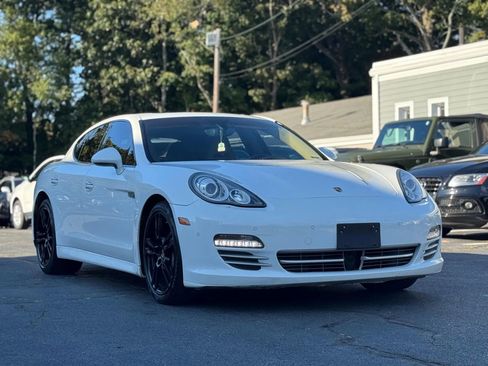 Used 2013 Porsche Panamera 4 Platinum Edition image 2