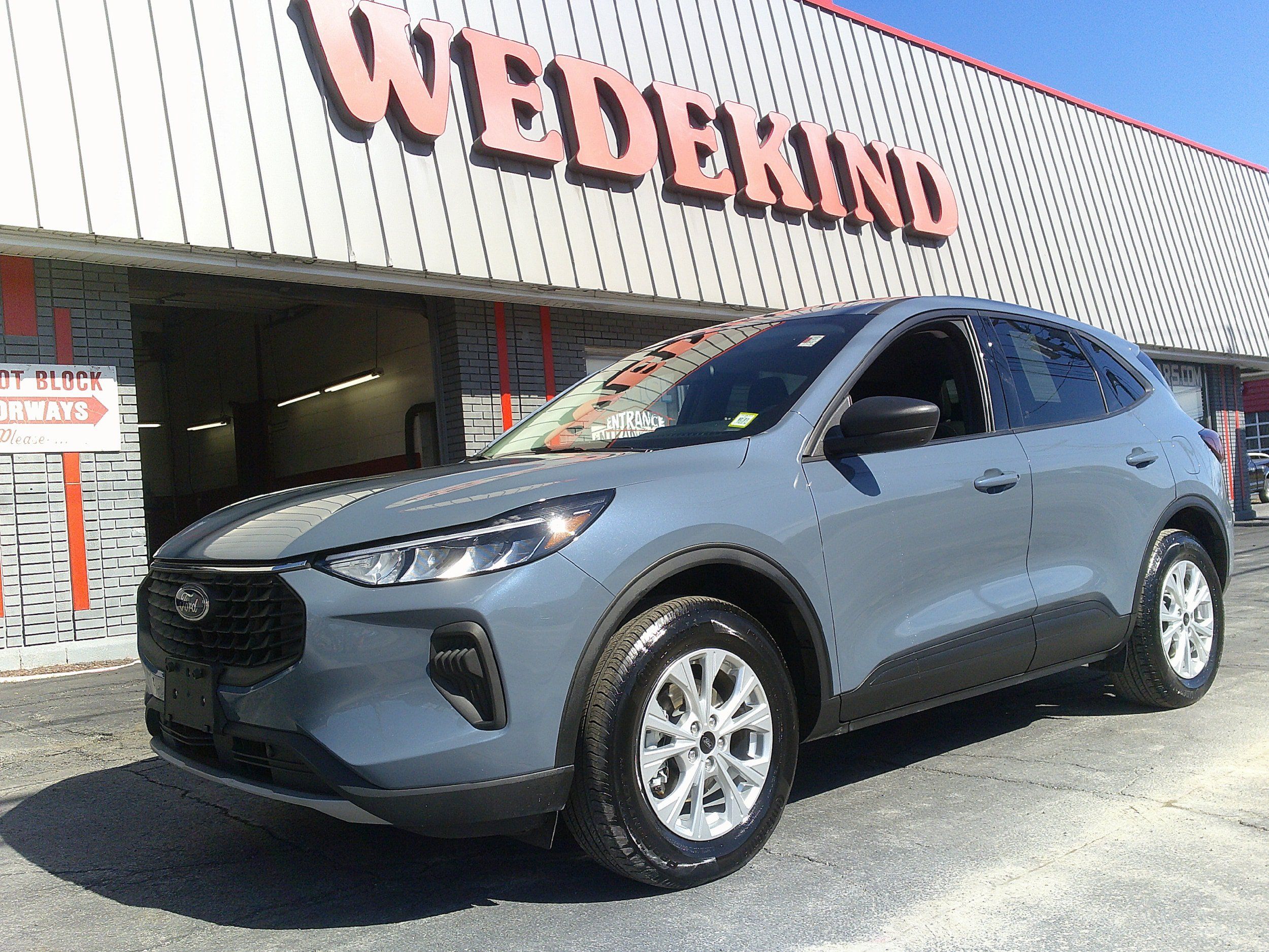 Used 2025 Ford Escape Active AWD/4WD image 1