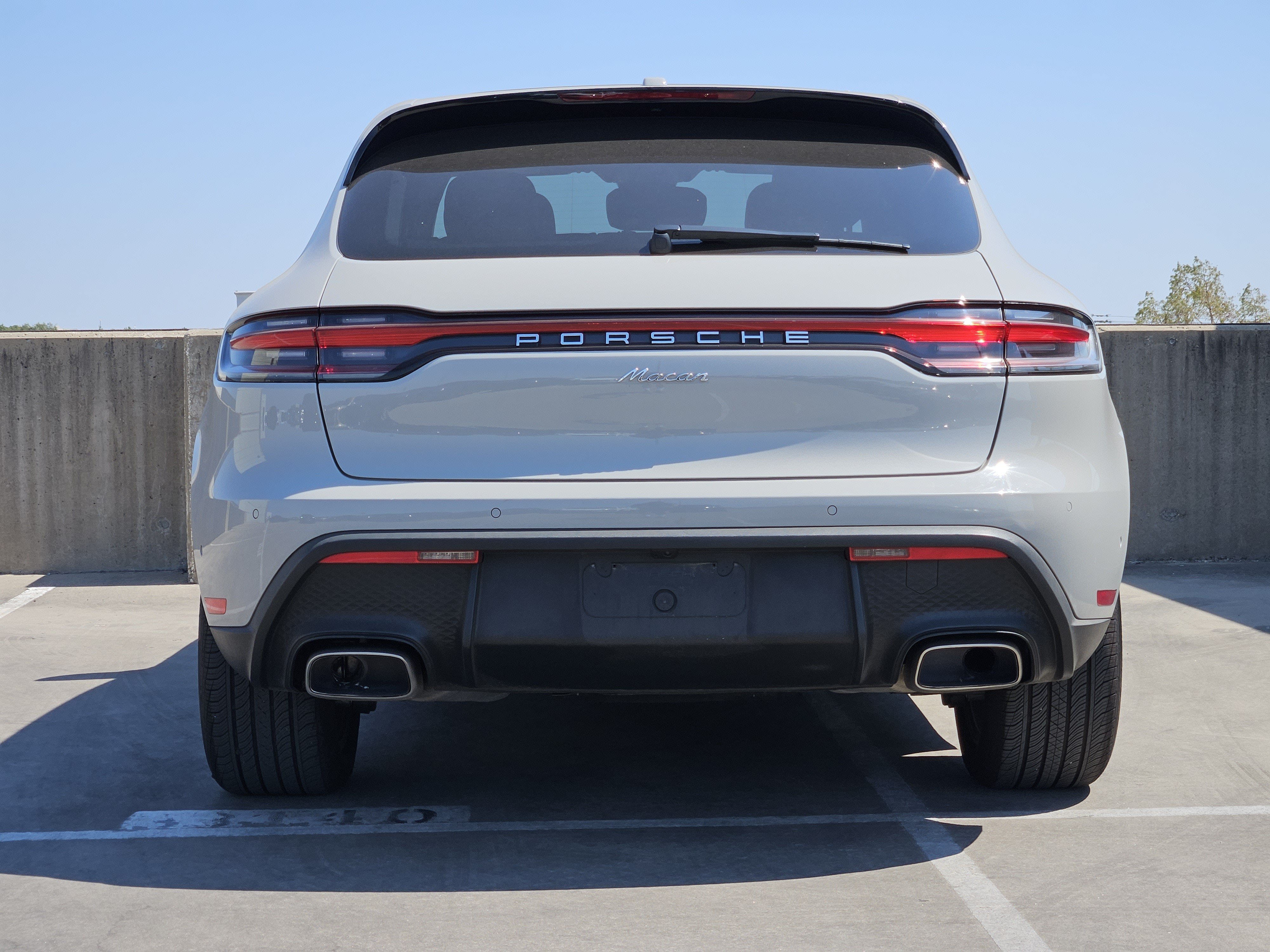 Certified 2023 Porsche Macan AWD/4WD image 7