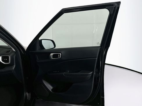 Used 2023 Hyundai Venue SE w/ Cargo Package FWD image 29