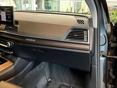 Certified 2025 Audi Q5 2.0T Premium Plus w/ Premium Plus Package image 19