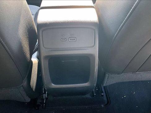 Used 2025 Chevrolet Trax LT FWD image 10