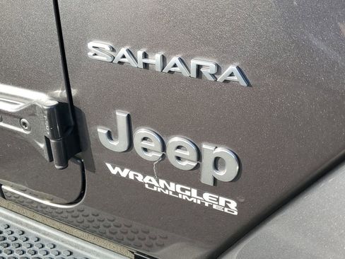 Used 2021 Jeep Wrangler Unlimited Sahara image 7