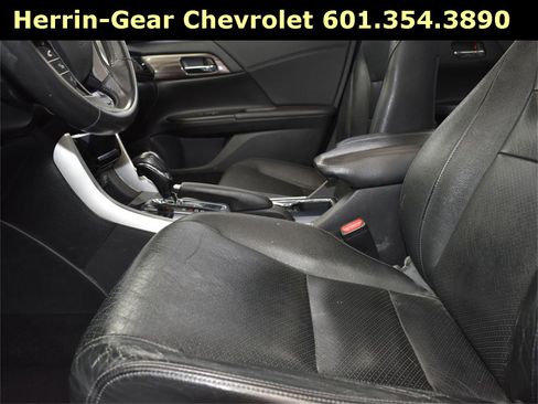 Used 2017 Honda Accord EX-L image 13