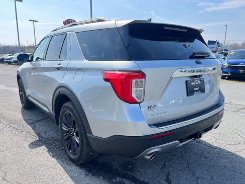 Used 2022 Ford Explorer Limited w/ Limited Technology Package image 3
