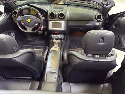 Used 2010 Ferrari California image 26