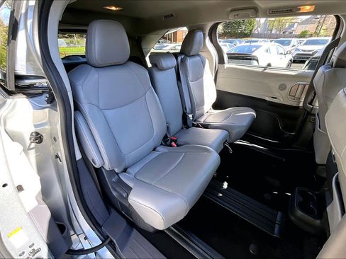 Certified 2024 Toyota Sienna XLE image 20