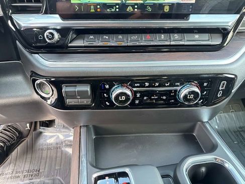 New 2026 GMC Sierra 1500 SLT w/ SLT Premium Package AWD/4WD image 24