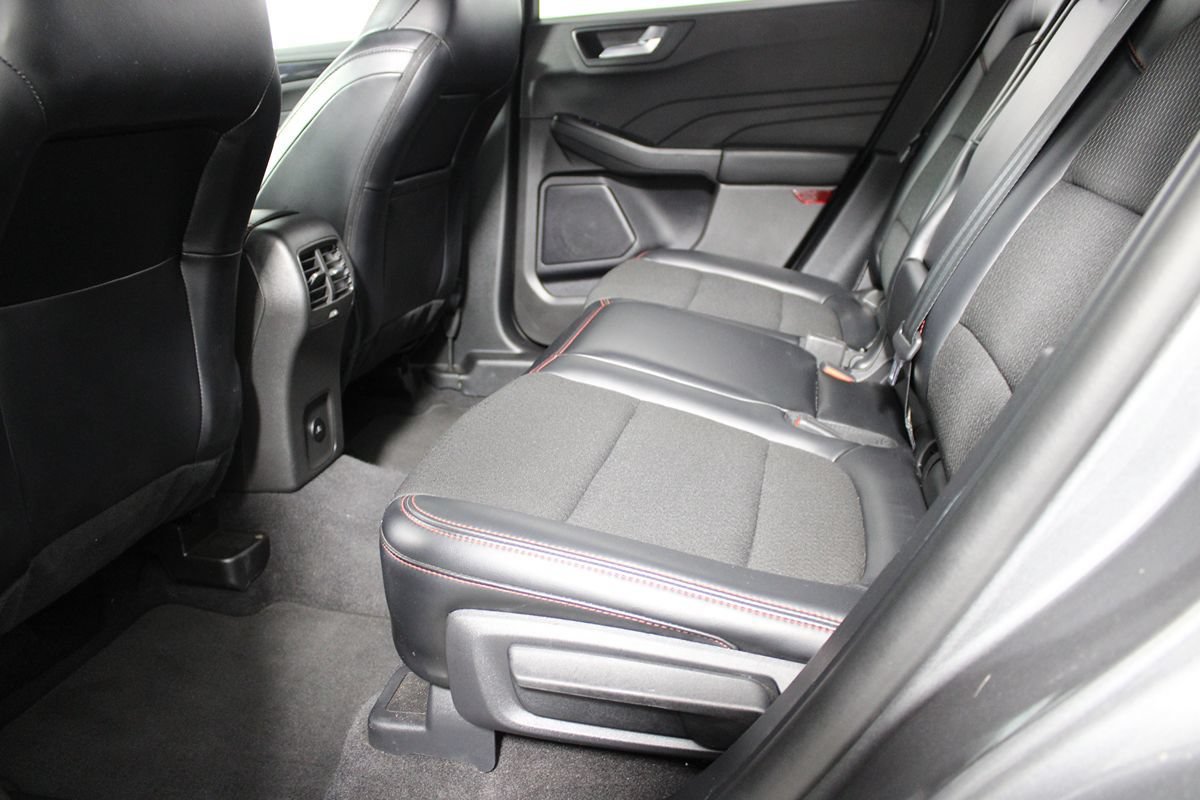 Used 2025 Ford Escape ST-Line FWD image 27