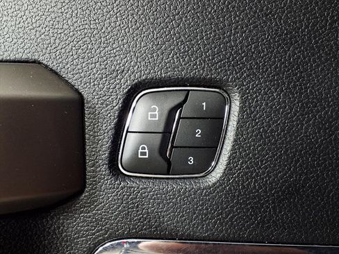 Used 2019 Ford F150 Lariat w/ Equipment Group 502A Luxury image 20