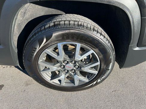 Used 2022 GMC Acadia SLE w/ Driver Convenience Package image 14