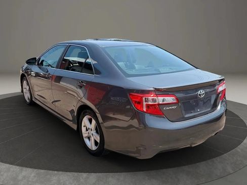 Used 2012 Toyota Camry SE FWD image 6