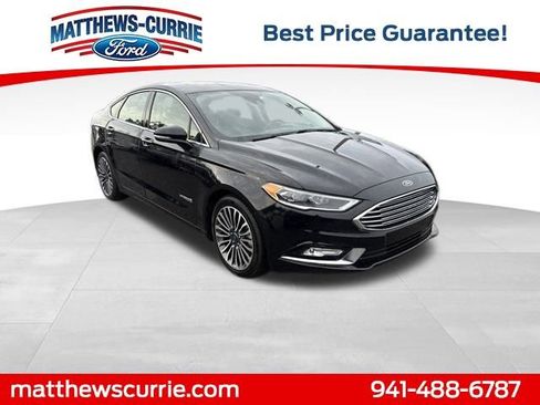 Used 2018 Ford Fusion Titanium image 1