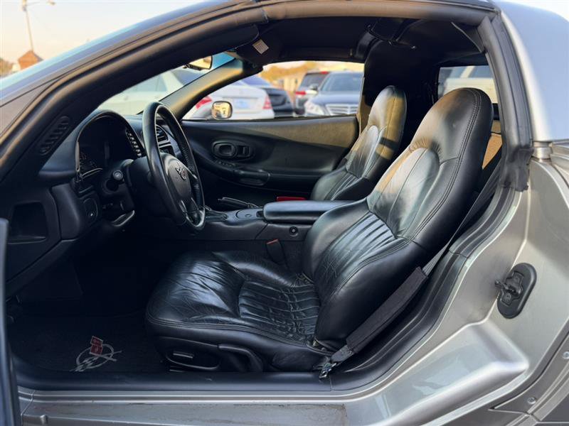 Used 2000 Chevrolet Corvette Coupe RWD image 26