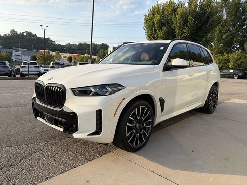 Used 2026 BMW X5 xDrive40i w/ M Sport Package AWD/4WD image 4