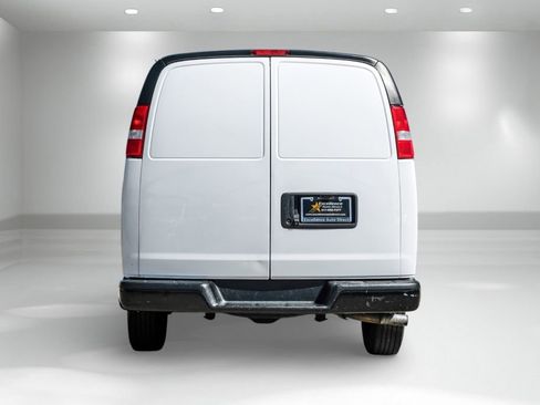 Used 2022 Chevrolet Express 3500 w/ Driver Convenience Package image 7