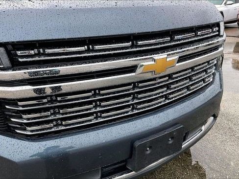 Used 2021 Chevrolet Suburban Premier w/ Premium Package RWD image 37