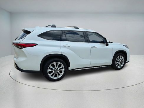 Used 2022 Toyota Highlander Limited AWD/4WD image 7