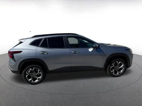 Used 2025 Chevrolet Trax LT image 16