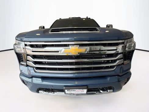Used 2024 Chevrolet Silverado 3500 High Country w/ Technology Package image 2