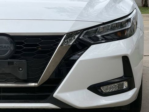 Used 2022 Nissan Sentra SR w/ Electronics Package FWD image 9