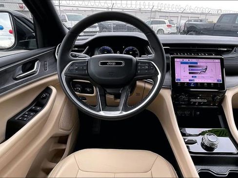 Used 2025 Jeep Grand Cherokee L Limited w/ Trailer Tow Package image 5