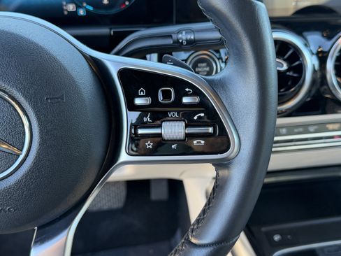 Certified 2022 Mercedes-Benz GLA 250 4MATIC image 23