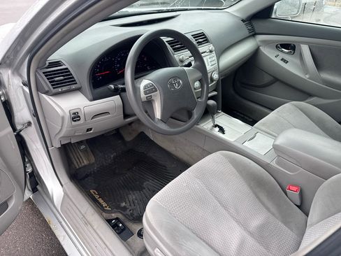 Used 2011 Toyota Camry LE image 9