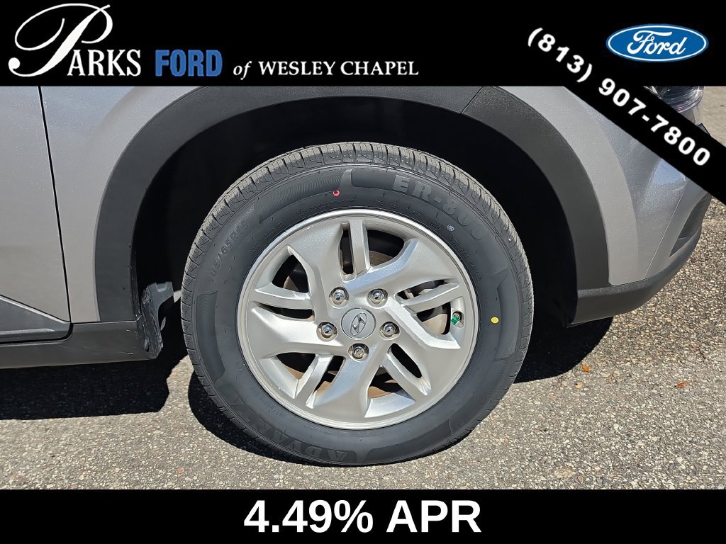 Used 2023 Hyundai Venue SE FWD image 31