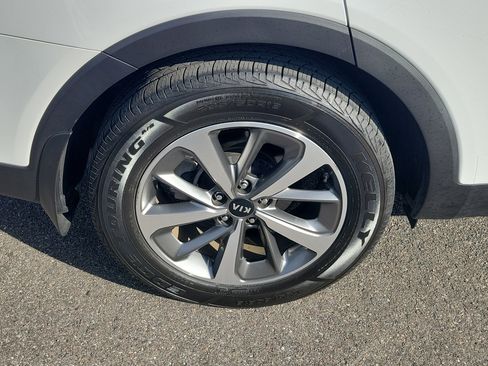 Used 2020 Kia Sorento LX image 38