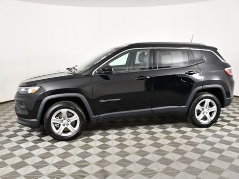 Used 2024 Jeep Compass Latitude AWD/4WD image 9