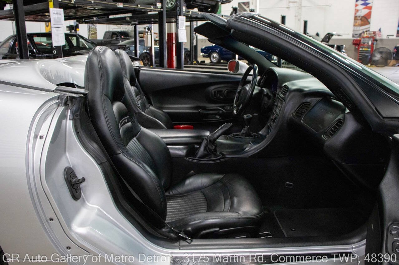 Used 2002 Chevrolet Corvette Convertible w/ Preferred Equipment Group2 RWD image 39