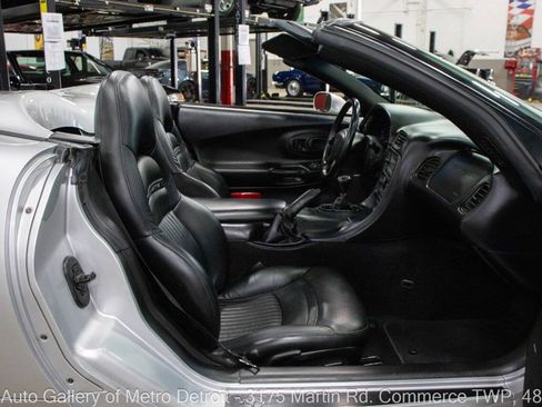 Used 2002 Chevrolet Corvette Convertible w/ Preferred Equipment Group2 RWD image 39