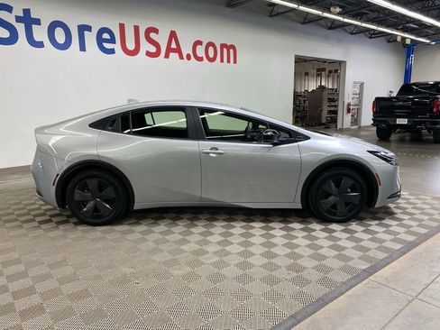 Used 2025 Toyota Prius LE image 12