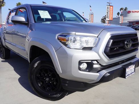 Used 2022 Toyota Tacoma SR5 RWD image 5