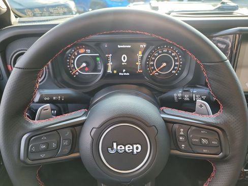 New 2026 Jeep Wrangler Unlimited Rubicon 392 w/ Quick Order Package 27X Moab AWD/4WD image 32