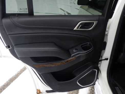 Used 2015 GMC Yukon Denali AWD/4WD image 10