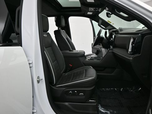 Used 2025 GMC Sierra 2500 AT4X image 22