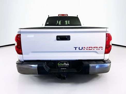 Used 2018 Toyota Tundra SR5 w/ SR5 Upgrade Package image 7
