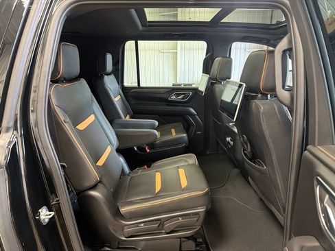 Used 2024 GMC Yukon XL AT4 AWD/4WD image 28