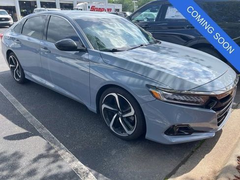 Used 2022 Honda Accord Sport image 2